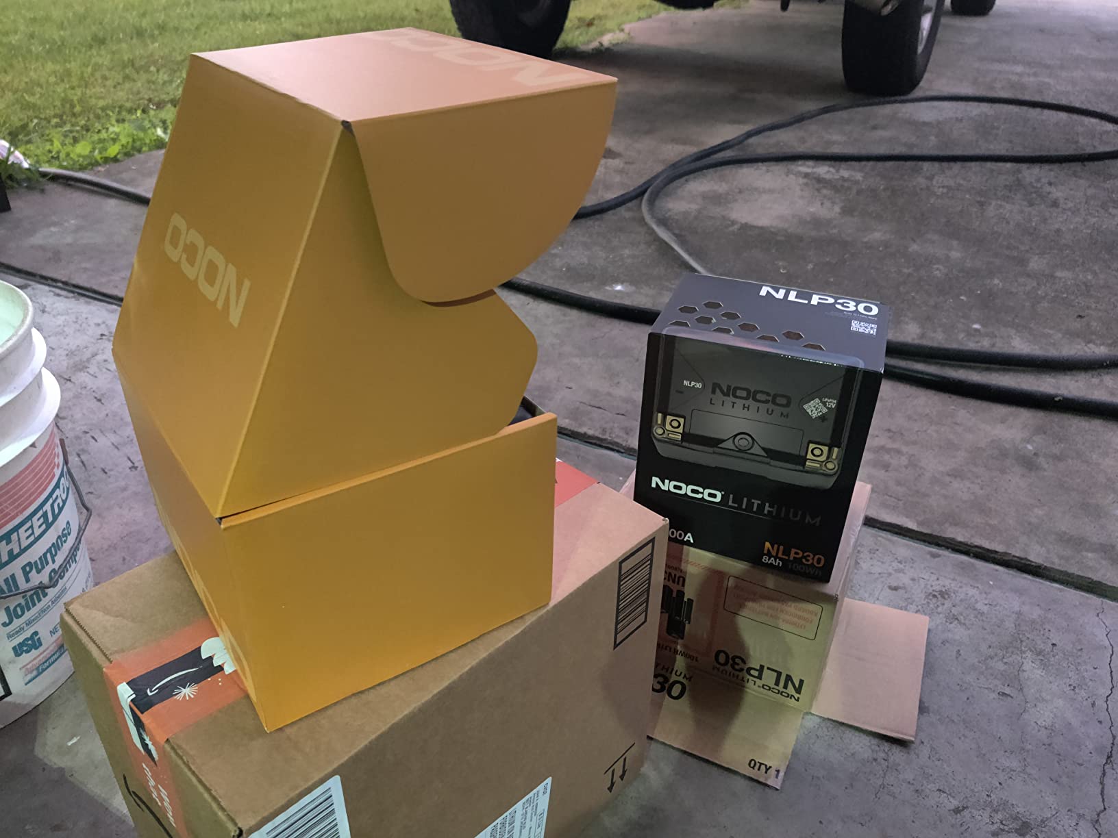 Bonne batterie, livrée à moitié déchargée