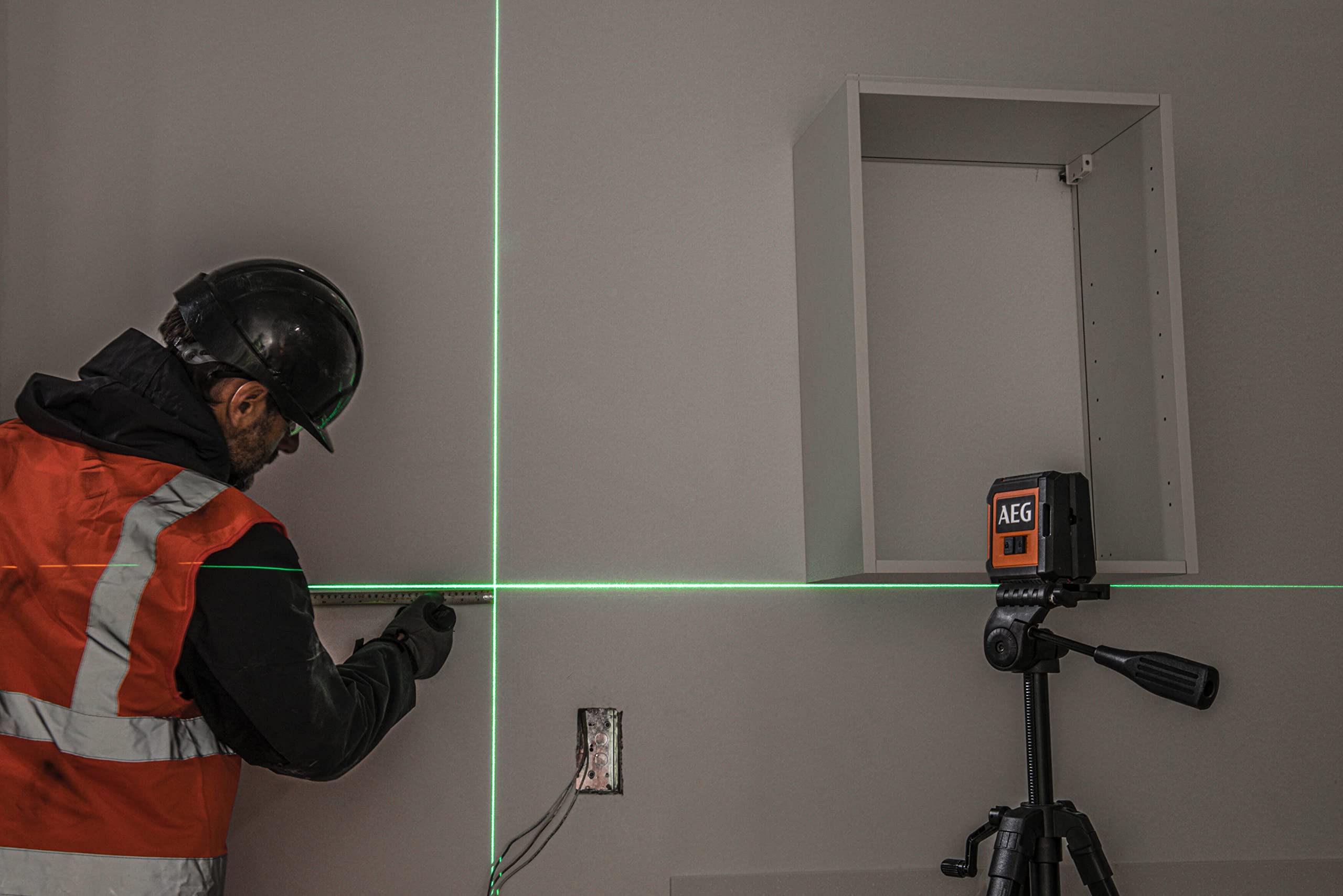 aeg-clg220-b-niveau-laser-croix-vert-port-e-20-m-2-lignes-auto-nivelant-ip54-ave image 6