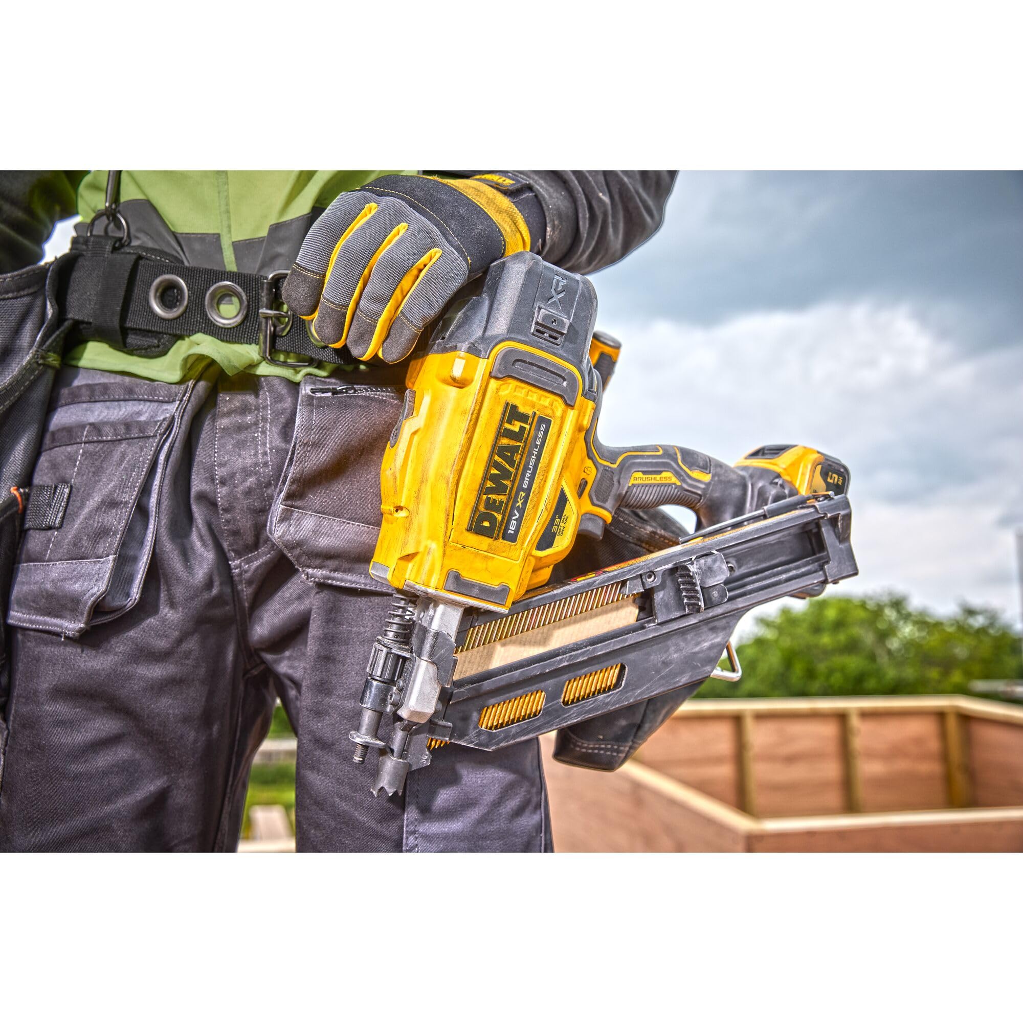 dewalt-dcn930p2-qw-cloueur-charpente-xr-18v-brushless-nouvelle-g-n-ration-clous- image 7