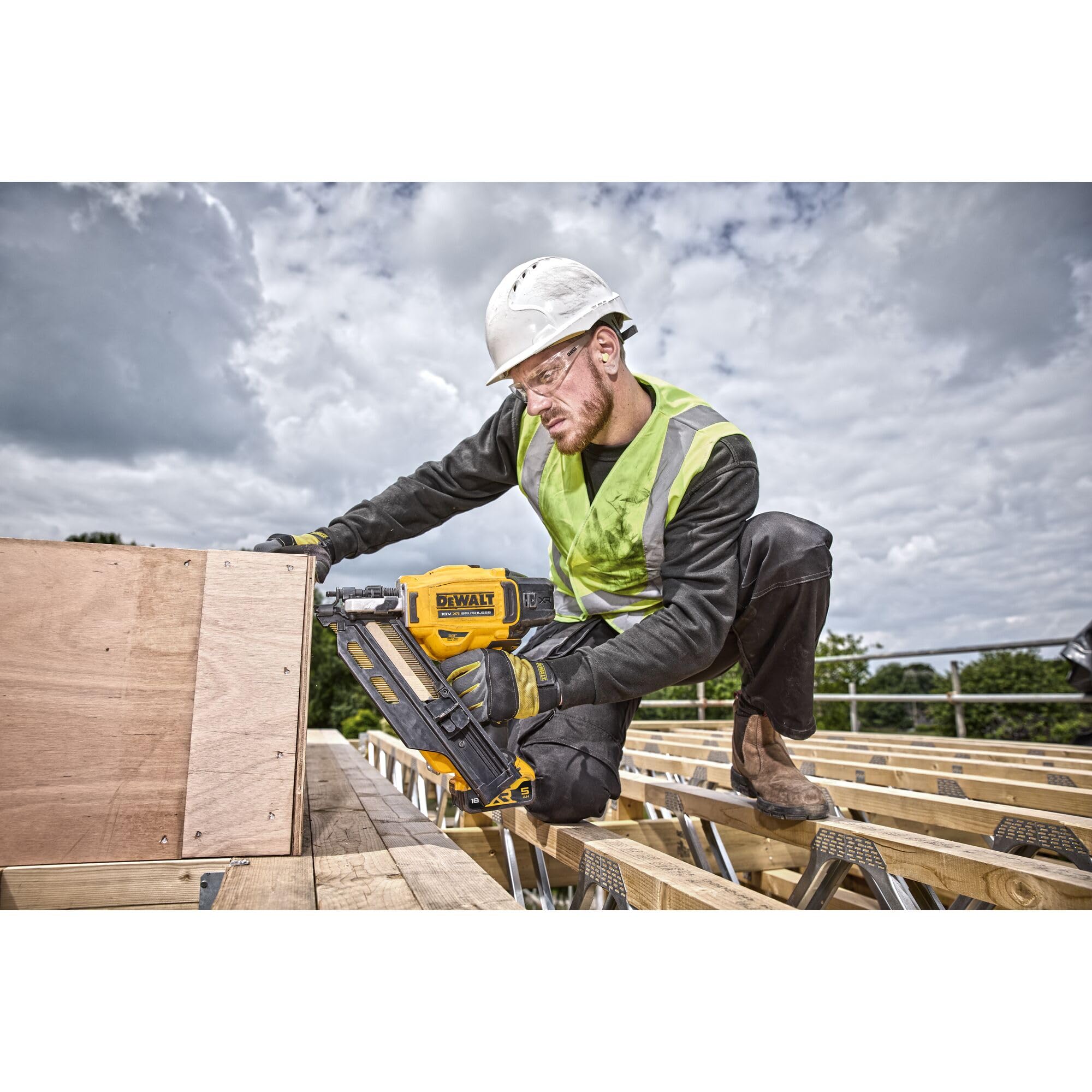 dewalt-dcn930p2-qw-cloueur-charpente-xr-18v-brushless-nouvelle-g-n-ration-clous- image 6