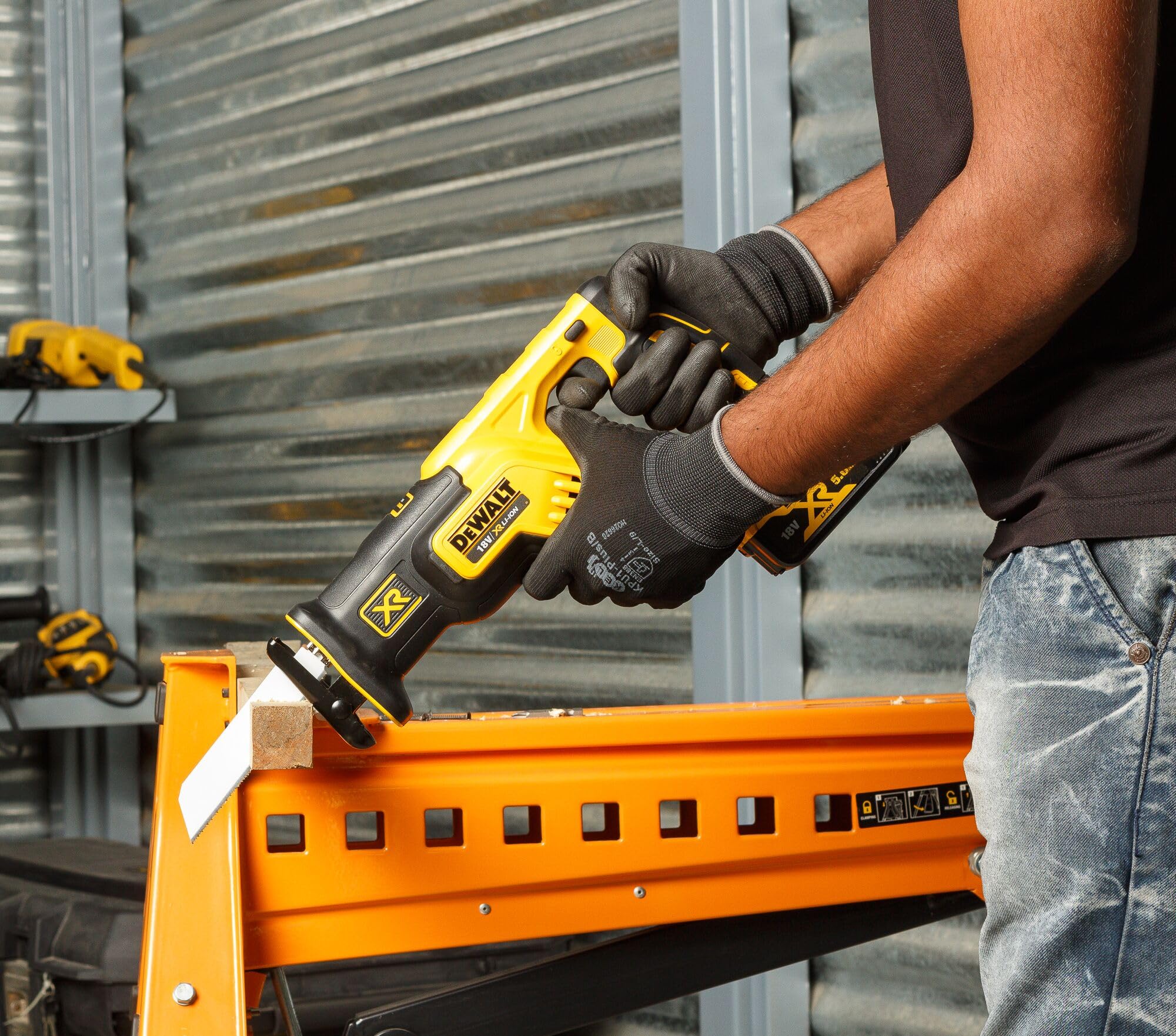 dewalt-dcs367nt-xj-scie-sabre-compacte-brushless-xr-18v-avec-coffret-tstak-2900- image 7